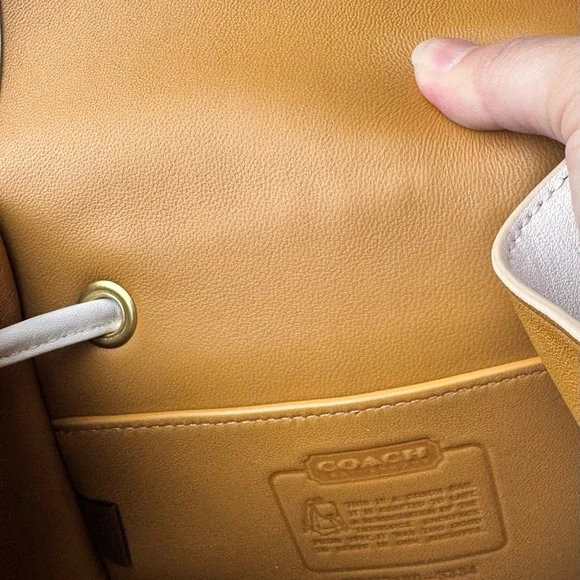 Coach Turnlock Leather Backpack White Classic Gold Hardware NWOT Clean Condition - Picture 8 of 16